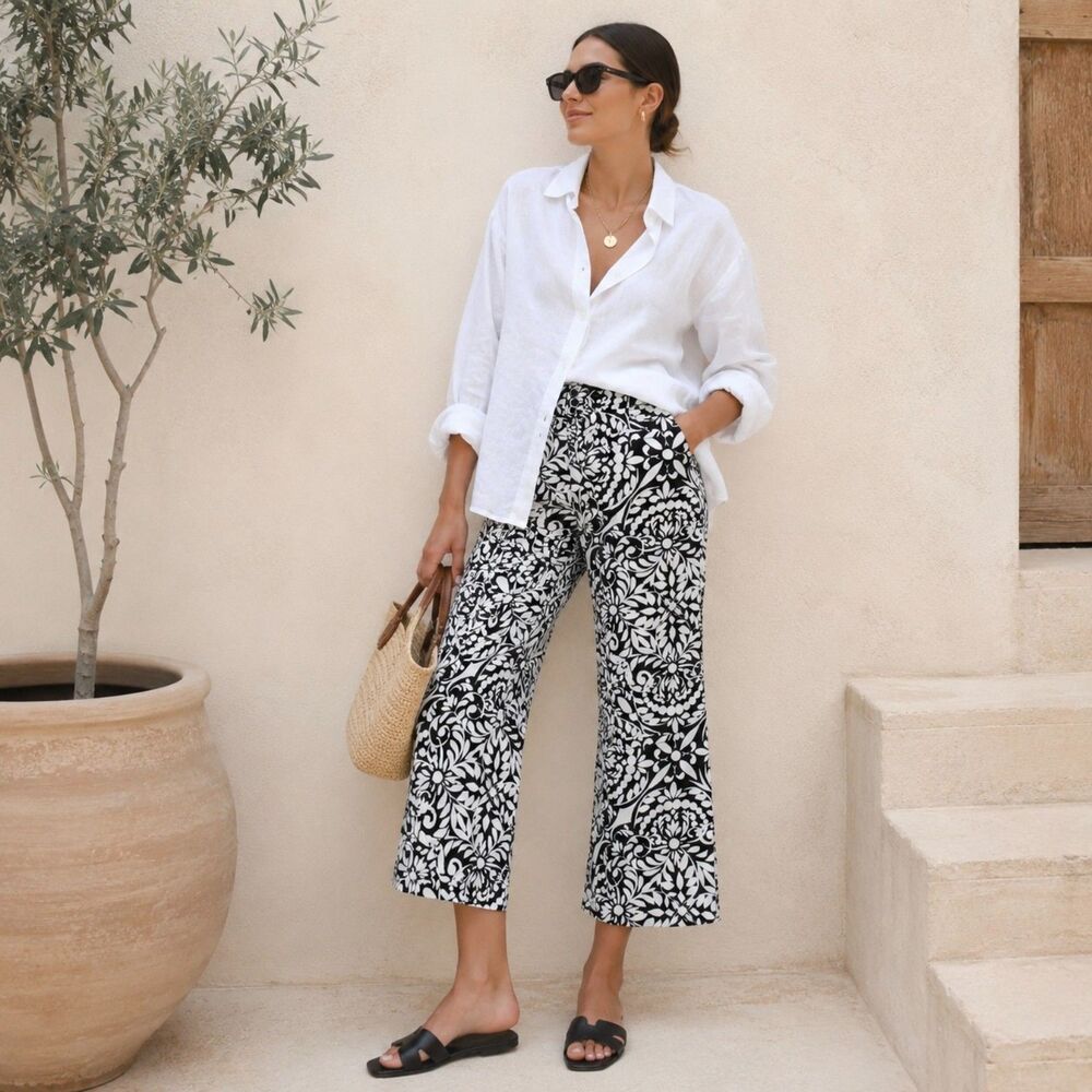 Maeve Anthropologie Cropped Flare Pants 12 Black White Floral Mod Stretch Cotton
